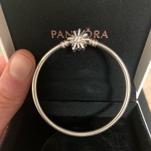 Pandora bangle “the best is yet to come”